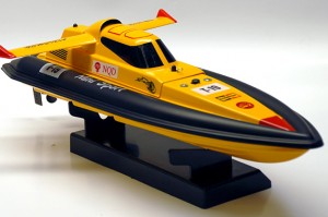 Mini Tracer RC Boat